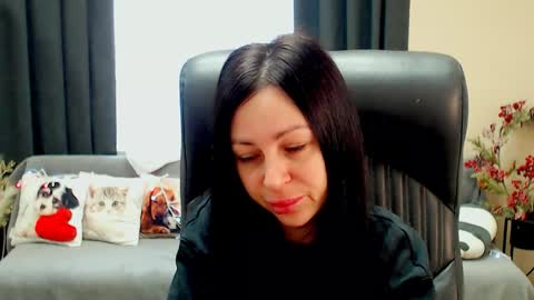 Snapshot of timeparadice chatting on March 2026 08:31:01 AM Luisa online show from March 2026 08:31:01 AM