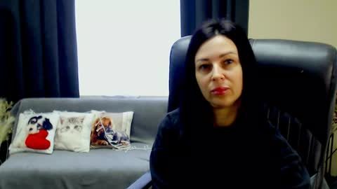 Snapshot of timeparadice chatting on April 2026 07:50:02 AM Luisa online show from April 2026 07:50:02 AM
