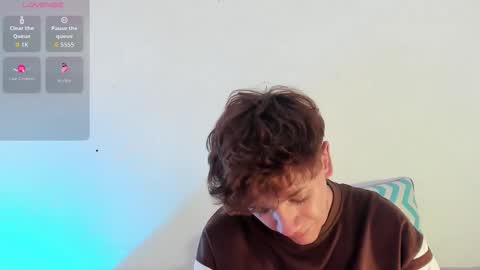 Timothy 21 years old online show from November 2025 08:25:02 PM