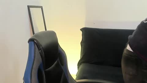 Timothy 21 years old online show from November 2025 08:35:02 PM