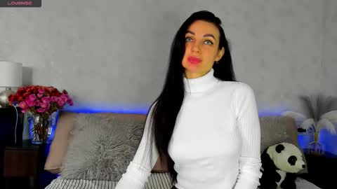 Tina online show from November 2025 10:13:02 AM