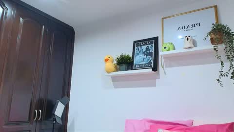 Snapshot of tina_wild_ chatting on November 2025 12:49:02 PM Tina Wild online show from November 2025 12:49:02 PM