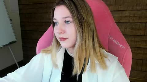 Snapshot of tinaburton chatting on April 2026 04:15:01 PM TinaBurton online show from April 2026 04:15:01 PM