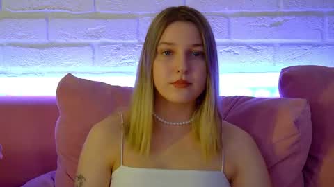 Snapshot of tinaburton chatting on May 2026 04:24:02 PM TinaBurton online show from May 2026 04:24:02 PM