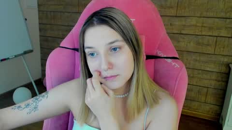 Snapshot of tinaburton chatting on May 2026 05:42:02 PM TinaBurton online show from May 2026 05:42:02 PM