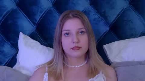 TinaBurton online show from June 2026 05:17:02 PM