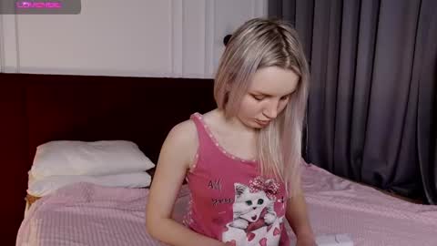 tinasiner online show from February 2025 02:04:01 PM