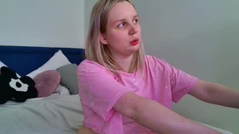 tinasiner online show from April 2026 03:09:01 PM