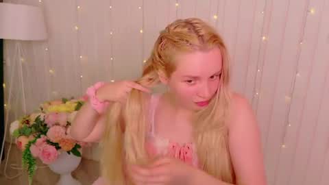 tinasiner online show from July 2026 01:57:02 PM
