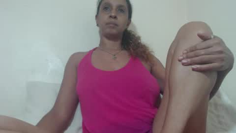 Snapshot of tinaxxxpetitexoxo chatting on January 2025 02:32:01 PM Tina online show from January 2025 02:32:01 PM