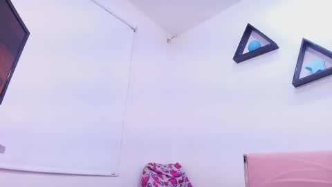 Snapshot of tinkerbell_1 chatting on September 2025 07:27:02 PM tinkerbell online show from September 2025 07:27:02 PM