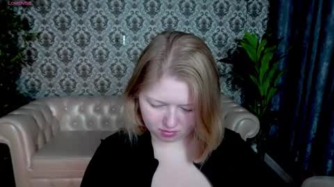 TinkerrBelll online show from September 2025 07:17:02 PM