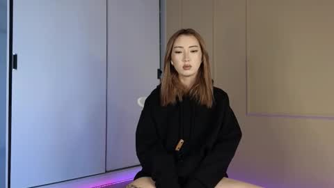 Tina online show from September 2025 05:53:02 AM