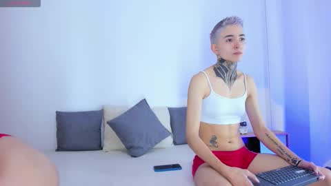 Snapshot of tinny_and_candy chatting on November 2025 12:04:02 PM TINNY AND CANDY online show from November 2025 12:04:02 PM