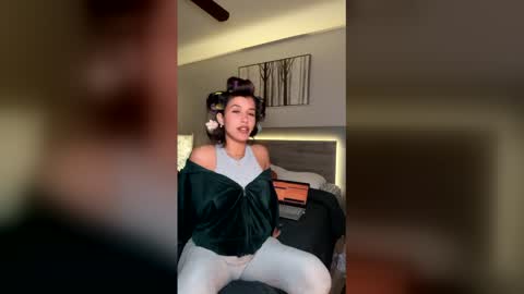 tiny_0899 online show from March 2026 05:43:01 AM