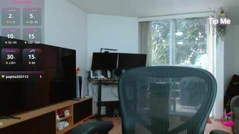 Tiny Caroline online show from November 2025 11:27:01 PM