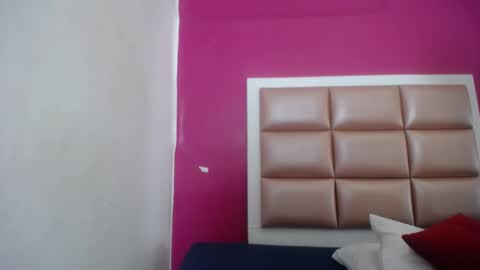 tiny_sarah1 online show from November 2025 09:42:02 AM