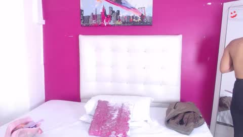 tiny_whore18 online show from September 2025 04:23:02 PM