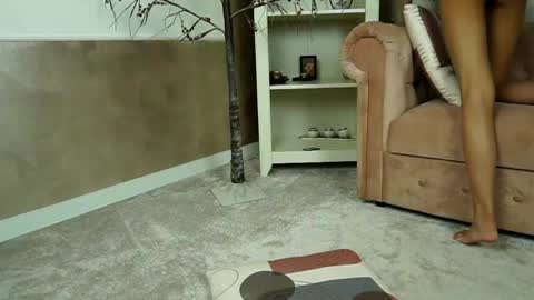 Snapshot of tinycassy chatting on May 2026 04:40:01 AM TinyCassi online show from May 2026 04:40:01 AM