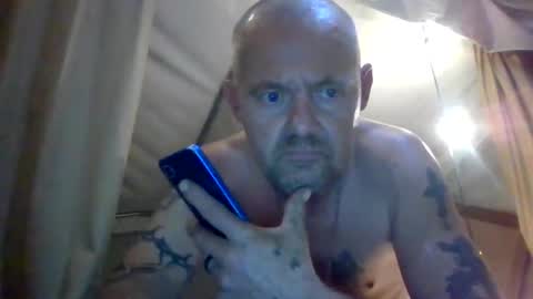 Snapshot of tinyguy0420 chatting on November 2025 02:12:01 AM Jd online show from November 2025 02:12:01 AM