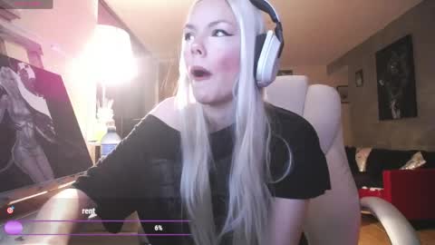 stage Kylie Sinner  brand CLITBAIT online show from May 2026 08:30:02 AM