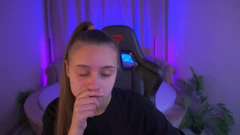 Snapshot of tinynataliee chatting on November 2025 07:08:02 AM tinynataliee online show from November 2025 07:08:02 AM