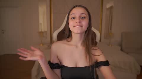 Snapshot of tinynataliee chatting on February 2026 04:33:02 AM tinynataliee online show from February 2026 04:33:02 AM