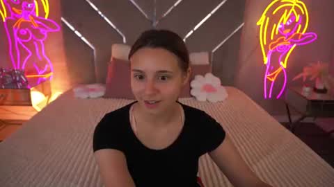 tinynataliee online show from July 2026 01:29:01 PM