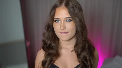 Snapshot of tinyxstar chatting on December 2025 02:44:01 PM Lili online show from December 2025 02:44:01 PM