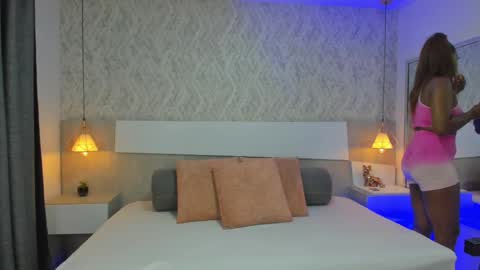 Tisha online show from April 2026 01:00:02 AM