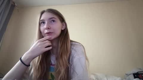 Snapshot of tishabhagat chatting on November 2025 07:08:02 AM Hi Im Carry 18 years old online show from November 2025 07:08:02 AM