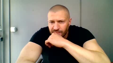 titan_heart online show from June 2026 07:17:01 AM