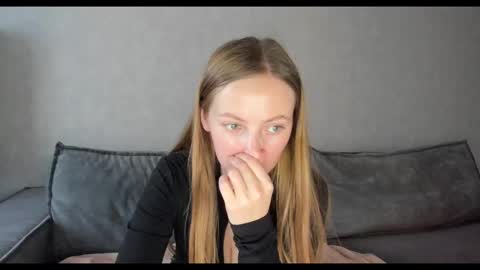 Snapshot of tixxxy chatting on November 2025 11:21:01 AM Maria online show from November 2025 11:21:01 AM