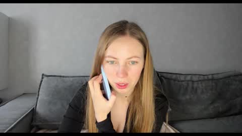 Snapshot of tixxxy chatting on December 2025 09:29:02 AM Maria online show from December 2025 09:29:02 AM