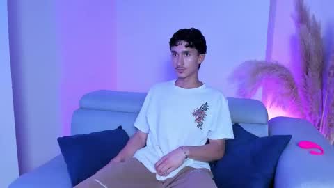 Tobias  online show from October 2025 07:59:01 PM