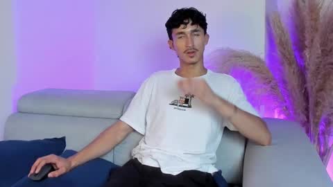 Tobias  online show from October 2025 08:31:01 PM