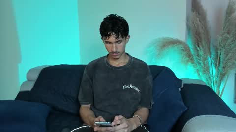 Tobias  online show from October 2025 08:03:02 PM