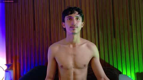 Tobias  online show from November 2025 01:34:02 PM