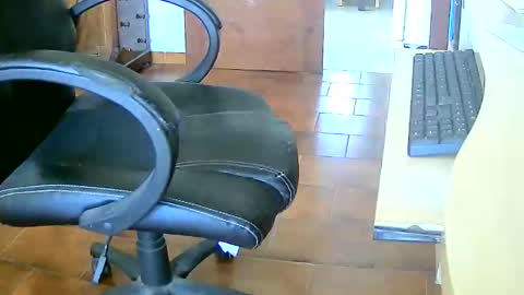 Snapshot of tobikoyuzu chatting on January 2026 12:40:02 PM Tobiko online show from January 2026 12:40:02 PM