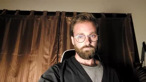 Snapshot of toffbuck chatting on January 2025 03:57:02 PM ToffBuck online show from January 2025 03:57:02 PM