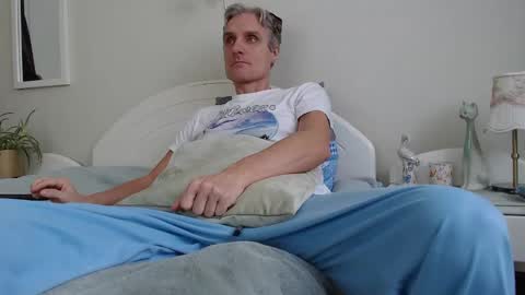 Daniel Bisexual uncut 20cm online show from January 2025 08:54:01 AM