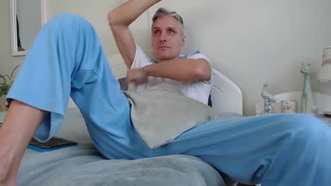 Daniel Bisexual uncut 20cm online show from January 2025 07:53:02 AM