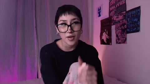  Halsey  Sofii  online show from December 2025 04:06:02 AM