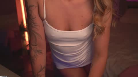 Snapshot of tokyo_n chatting on February 2025 02:28:02 AM tokyo_n online show from February 2025 02:28:02 AM