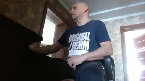 Snapshot of tolianuch chatting on February 2026 10:25:02 AM Huligan online show from February 2026 10:25:02 AM