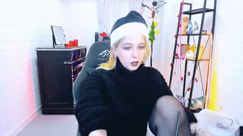 Tolli Moll online show from December 2024 09:09:02 AM