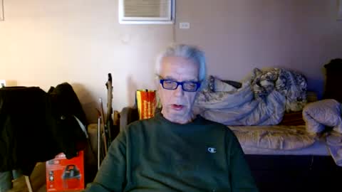 Snapshot of tom112292014 chatting on January 2025 07:07:01 PM tom112292014 online show from January 2025 07:07:01 PM