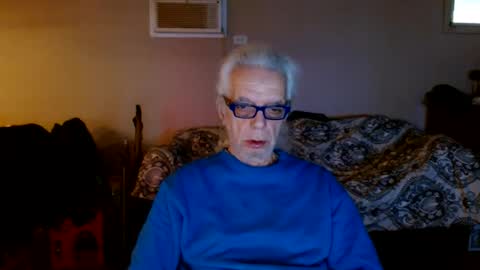 Snapshot of tom112292014 chatting on January 2025 12:56:01 PM tom112292014 online show from January 2025 12:56:01 PM