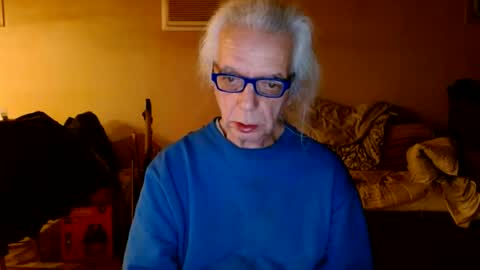 Snapshot of tom112292014 chatting on February 2025 10:43:02 PM tom112292014 online show from February 2025 10:43:02 PM