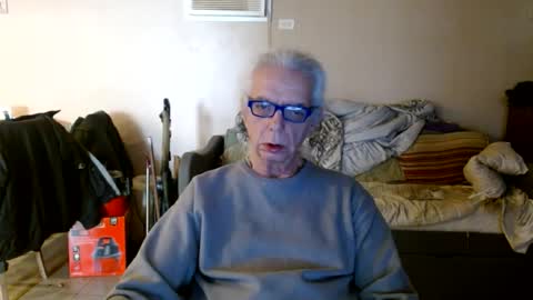 Snapshot of tom112292014 chatting on February 2025 04:02:01 PM tom112292014 online show from February 2025 04:02:01 PM